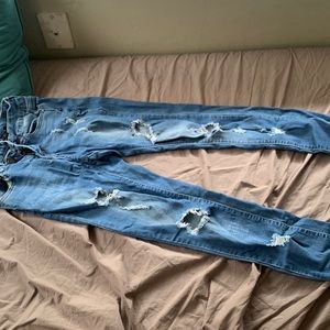 Light wash skinny jeans